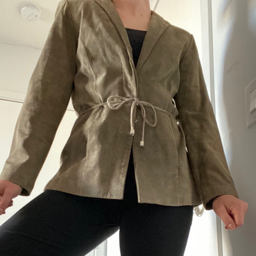 Blazer - Picture 3 of 4